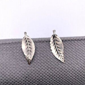 Vintage Stuart NYE 925 Sterling Silver Willow Leaf Earrings Screw Back Closure
